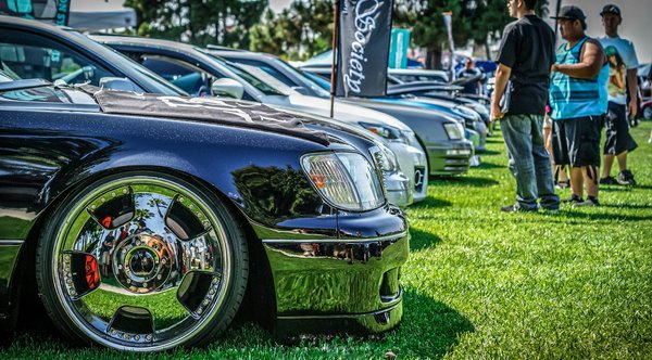 Quelles occasions sont appropriées pour porter des t-shirts humoristiques ?